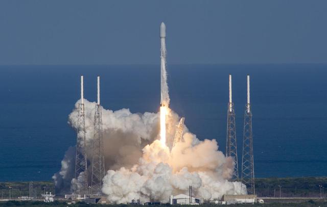 Falcon 9 Full Thrust rocket