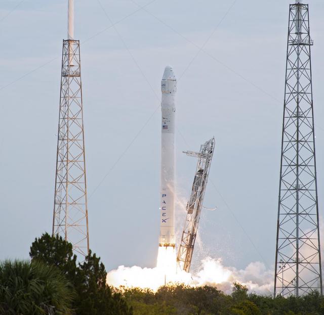 Falcon 9 v1.0 rocket