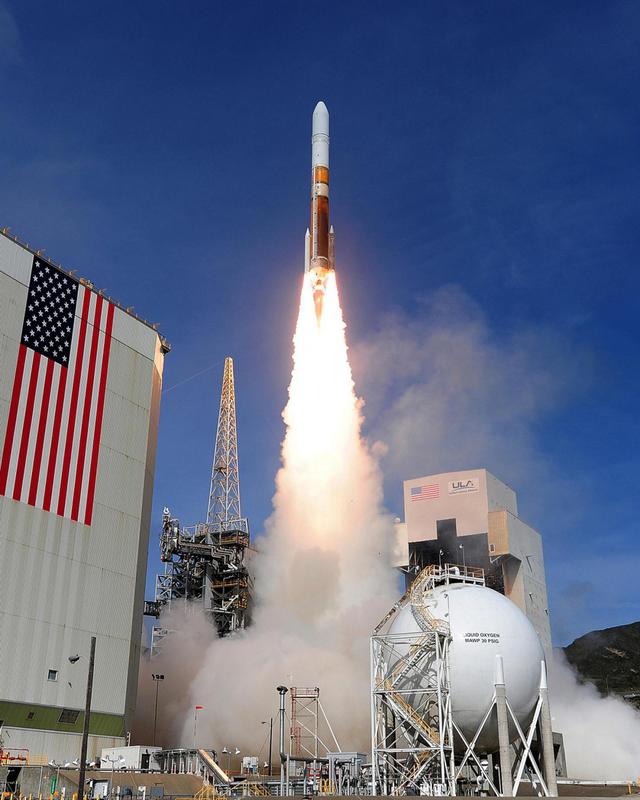 Delta IV M+(5,2) rocket